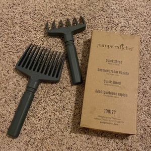 Pampered Chef Quick Shred Kitchen Tool - Never Used